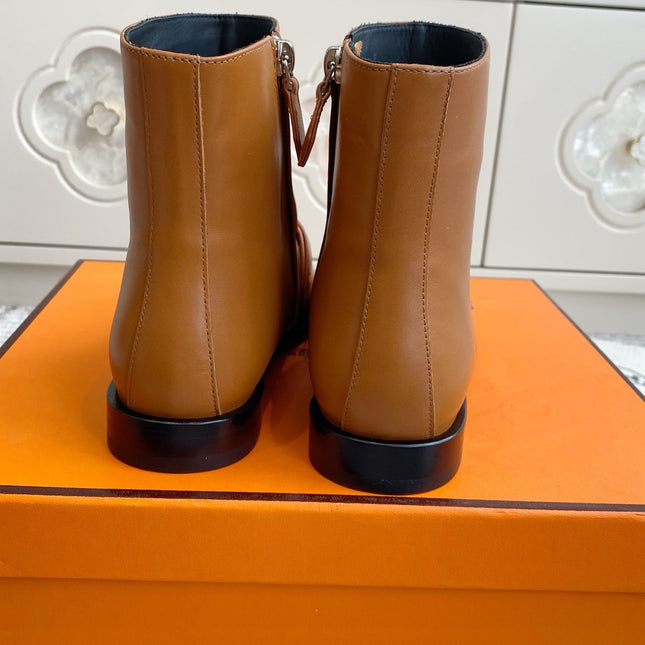 HM 25S KELSY ANKLE BOOT IN BROWN LAMBSKIN WITH SILVER HARDWARE
