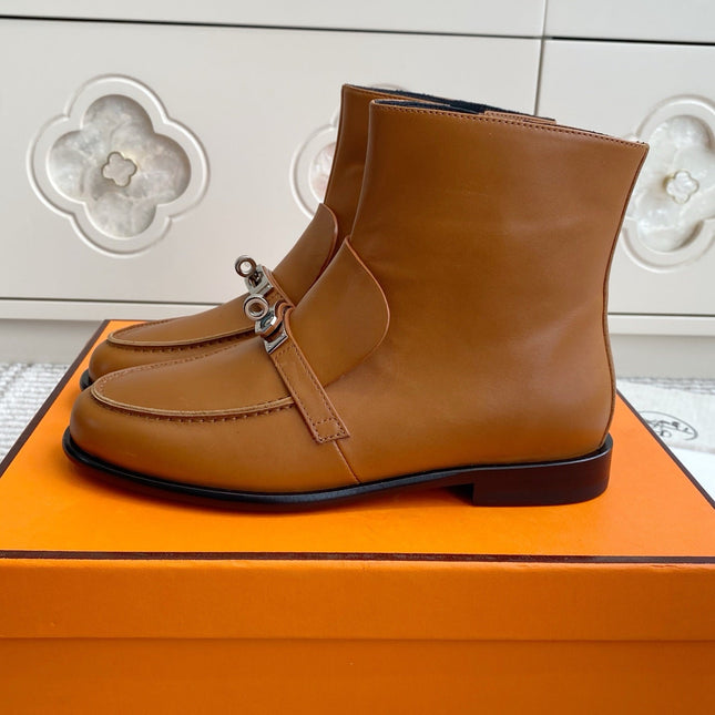 HM 25S KELSY ANKLE BOOT IN BROWN LAMBSKIN WITH SILVER HARDWARE