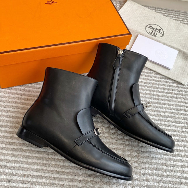 HM 25S KELSY ANKLE BOOT IN BLACK LAMBSKIN WITH SILVER HARDWARE