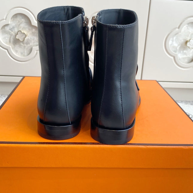 HM 25S KELSY ANKLE BOOT IN BLACK LAMBSKIN WITH SILVER HARDWARE