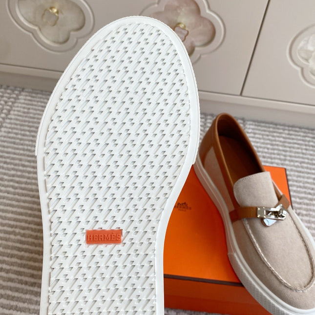 HM 25S SLIP-ON IN LIGHT BEIGE CANVAS AND BROWN LAMBSKIN WITH SILVER HARDWARE