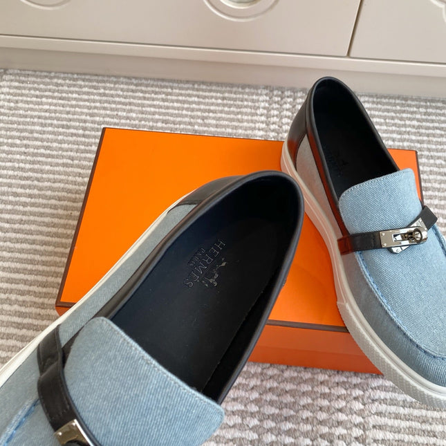 HM 25S SLIP-ON IN SKY BLUE CANVAS AND BLACK LAMBSKIN WITH SILVER HARDWARE