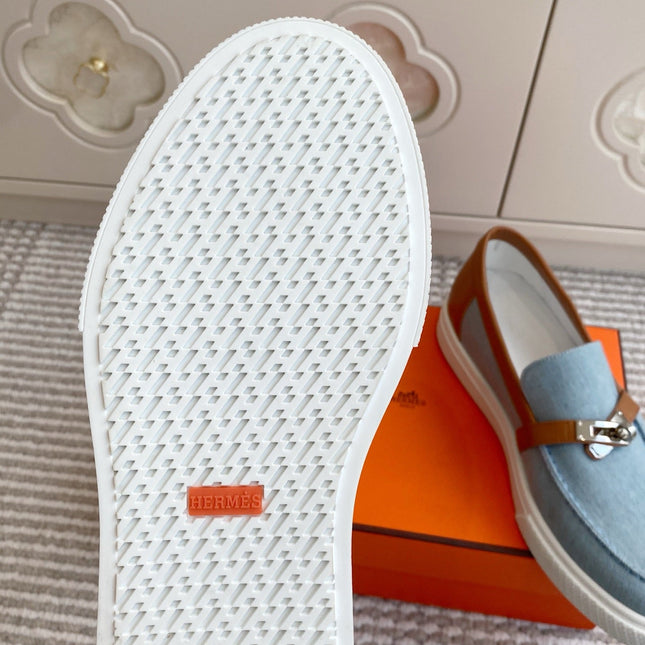 HM 25S SLIP-ON IN SKY BLUE CANVAS AND BROWN LAMBSKIN WITH SILVER HARDWARE