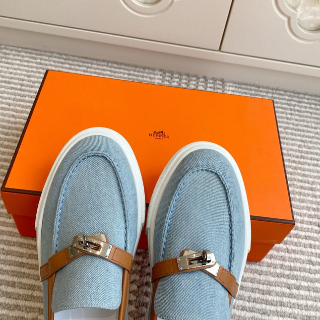 HM 25S SLIP-ON IN SKY BLUE CANVAS AND BROWN LAMBSKIN WITH SILVER HARDWARE