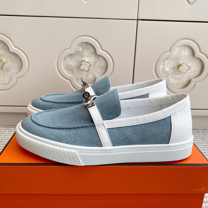 HM 25S SLIP-ON IN SKY BLUE CANVAS WITH SILVER HARDWARE