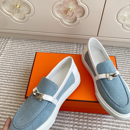 HM 25S SLIP-ON IN SKY BLUE CANVAS WITH SILVER HARDWARE