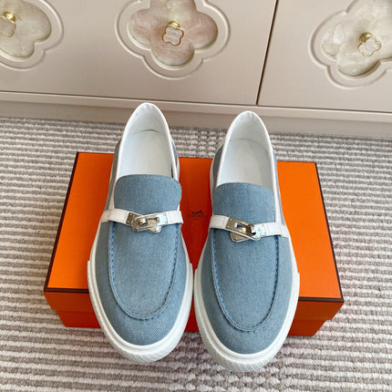 HM 25S SLIP-ON IN SKY BLUE CANVAS WITH SILVER HARDWARE