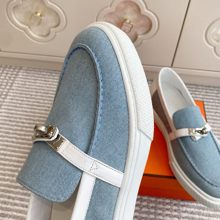 HM 25S SLIP-ON IN SKY BLUE CANVAS WITH SILVER HARDWARE