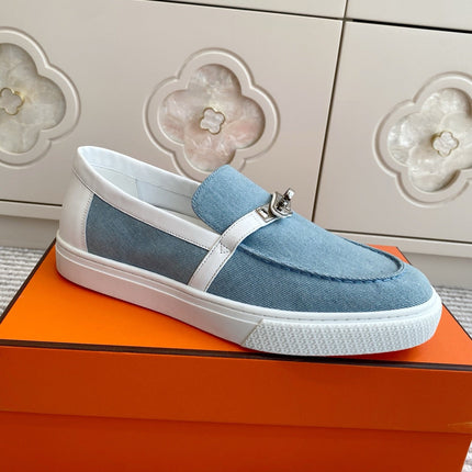 HM 25S SLIP-ON IN SKY BLUE CANVAS WITH SILVER HARDWARE