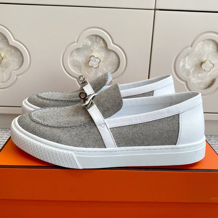 HM 25S SLIP-ON IN LIGHT GREY CANVAS WITH SILVER HARDWARE