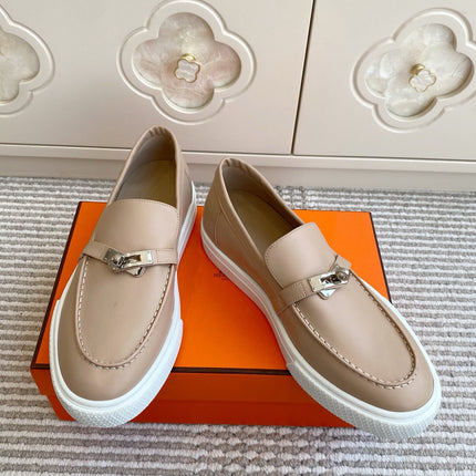 HM 25S SLIP-ON IN BEIGE LAMBSKIN WITH SILVER HARDWARE
