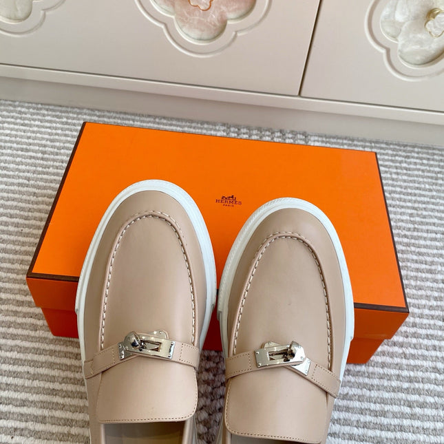 HM 25S SLIP-ON IN BEIGE LAMBSKIN WITH SILVER HARDWARE