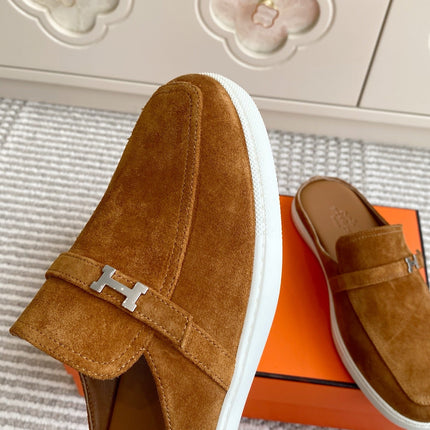 HM 25S MULES IN BROWN SUEDE WITH SILVER HARDWARE