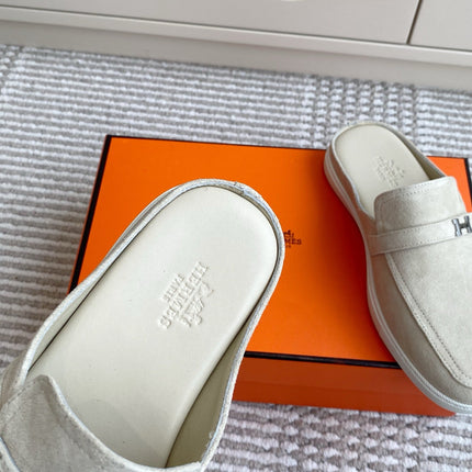 HM 25S MULES IN CREAM WHITE SUEDE WITH SILVER HARDWARE