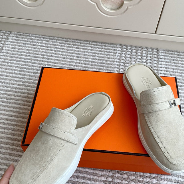 HM 25S MULES IN CREAM WHITE SUEDE WITH SILVER HARDWARE