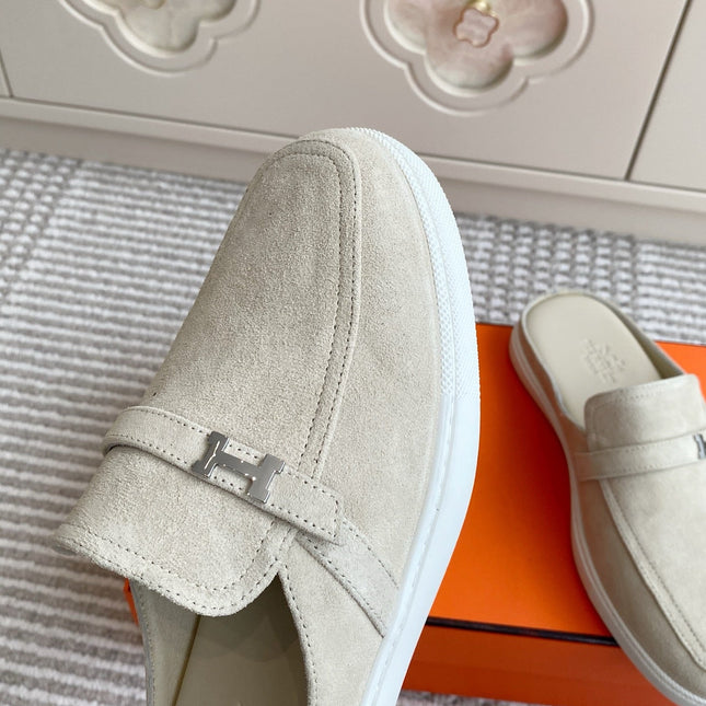 HM 25S MULES IN CREAM WHITE SUEDE WITH SILVER HARDWARE
