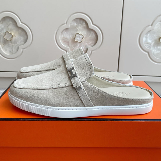 HM 25S MULES IN CREAM WHITE SUEDE WITH SILVER HARDWARE