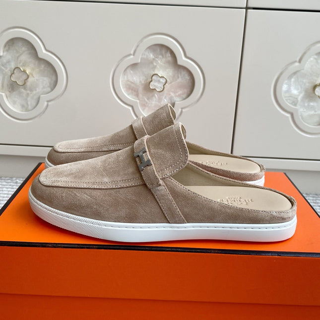 HM 25S MULES IN BEIGE SUEDE WITH SILVER HARDWARE