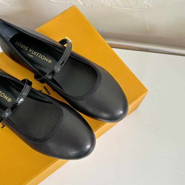 ROMY FLAT BALLERINA IN BLACK CALFSKIN