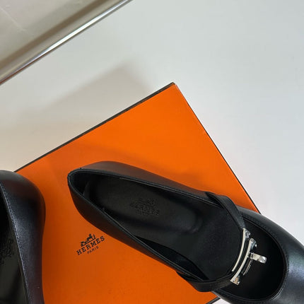 KIARA FLAT PUMP IN BLACK CALFSKIN