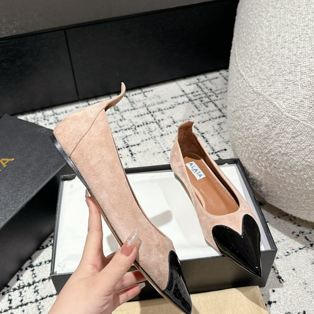 ALAIA PUMP 1 CM IN ALMOND BEIGE SUEDE MIX BLACK CALFSKIN