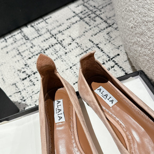 ALAIA PUMP 1 CM IN ALMOND BEIGE SUEDE MIX BLACK CALFSKIN