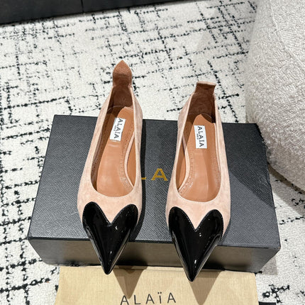 ALAIA PUMP 1 CM IN ALMOND BEIGE SUEDE MIX BLACK CALFSKIN