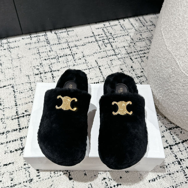 SLIPPER IN BLACK SHEARLING