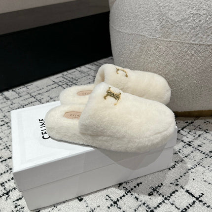 SLIPPER IN WHITE SHEARLING