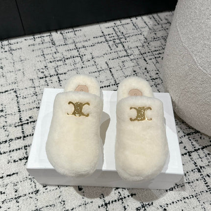SLIPPER IN WHITE SHEARLING