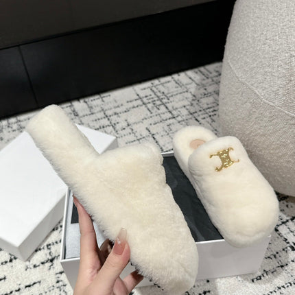 SLIPPER IN WHITE SHEARLING