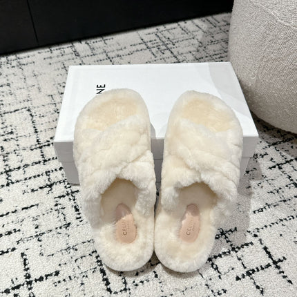 CROSS STRAP SLIPPER IN WHITE SHEARLING