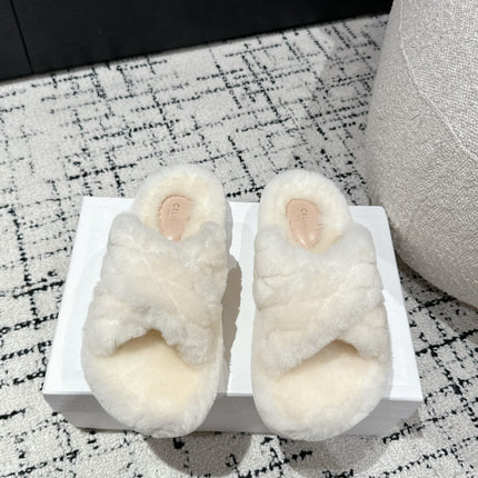 CROSS STRAP SLIPPER IN WHITE SHEARLING