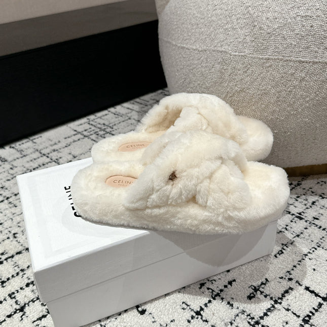 CROSS STRAP SLIPPER IN WHITE SHEARLING