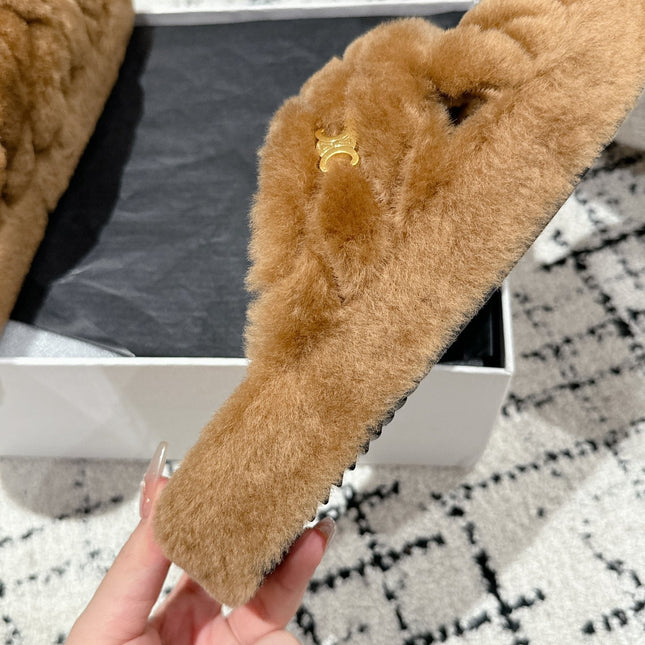 CROSS STRAP SLIPPER IN CAMEL BROWN SHEARLING