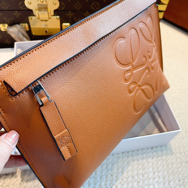 LOE POUCH CLUTCH BAG 30 IN WARM DESSERT CALFSKIN
