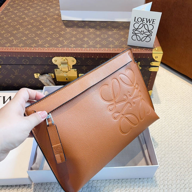 LOE POUCH CLUTCH BAG 30 IN WARM DESSERT CALFSKIN