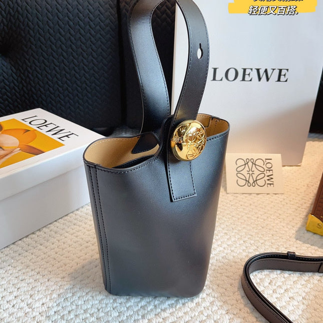 MINI PEBBLE BUCKET 20 BAG IN BLACK SOFT GRAINED CALFSKIN