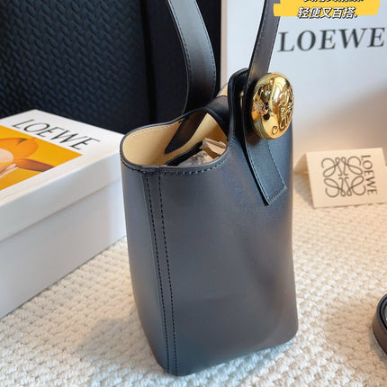 MINI PEBBLE BUCKET 20 BAG IN BLACK SOFT GRAINED CALFSKIN