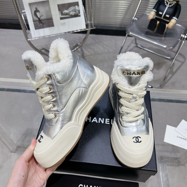 MARTIN BOOTS IN SILVER CALFSKIN AND LAMB FUR LINING