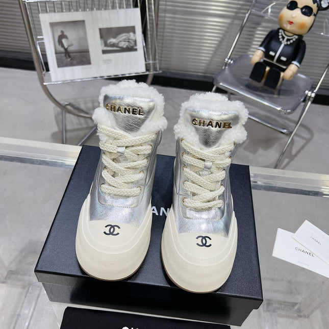 MARTIN BOOTS IN SILVER CALFSKIN AND LAMB FUR LINING