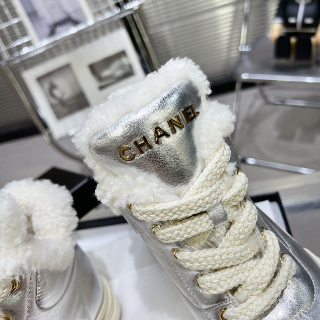 MARTIN BOOTS IN SILVER CALFSKIN AND LAMB FUR LINING