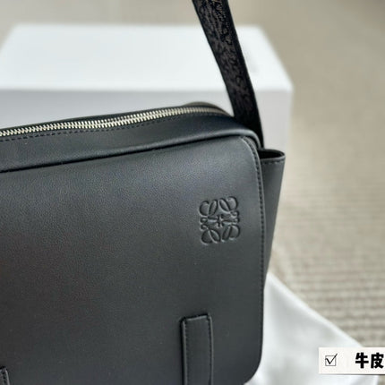 XS MILITARY MESSENGER 25 BAG IN BLACK CALFSKIN