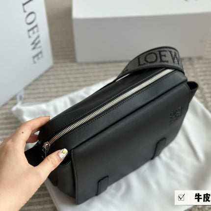 XS MILITARY MESSENGER 25 BAG IN BLACK CALFSKIN