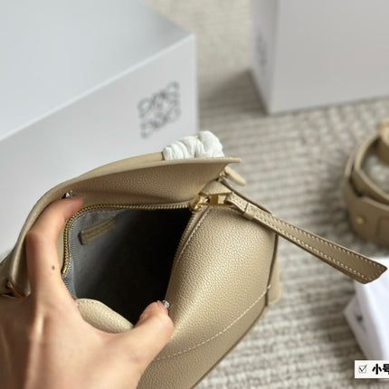LOE MINI 18 PUZZLE BAG IN DARK CREAM CALFSKIN