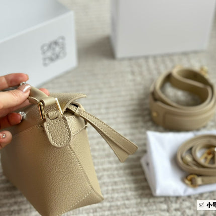 LOE MINI 18 PUZZLE BAG IN DARK CREAM CALFSKIN