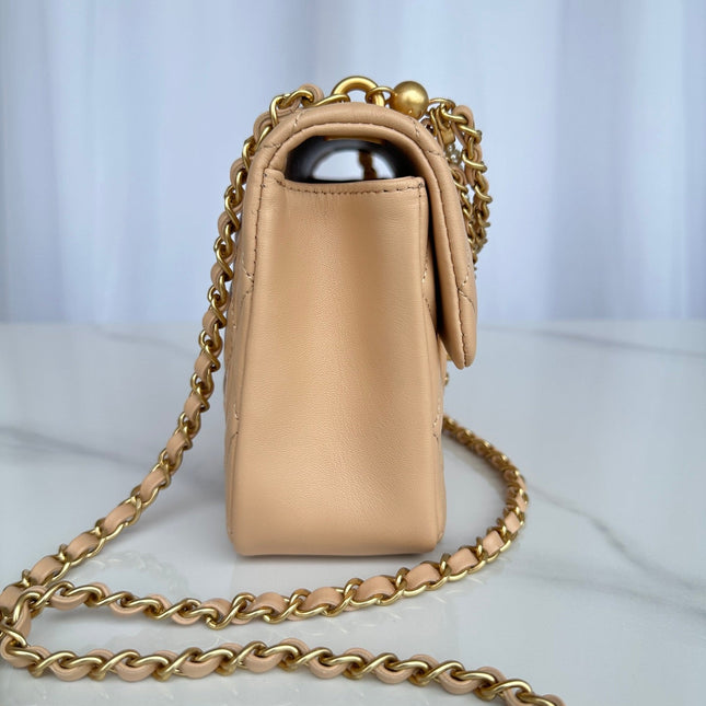 CC SMALL 20 FLAP BAG IN BUFF CREAM CALFSKIN