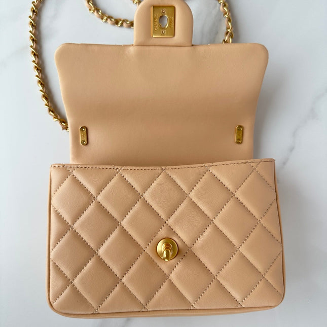 CC SMALL 20 FLAP BAG IN BUFF CREAM CALFSKIN