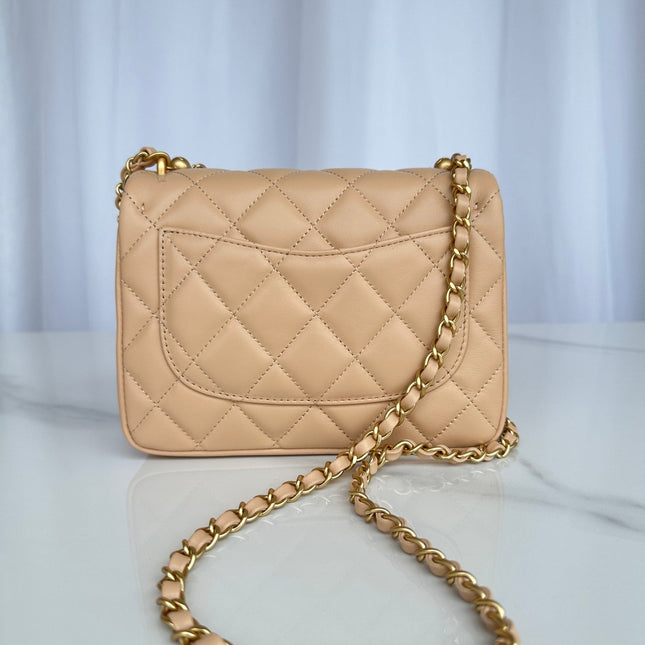 CC SMALL 20 FLAP BAG IN BUFF CREAM CALFSKIN