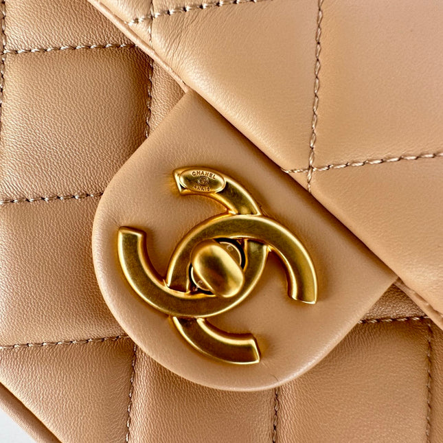 CC SMALL 20 FLAP BAG IN BUFF CREAM CALFSKIN
